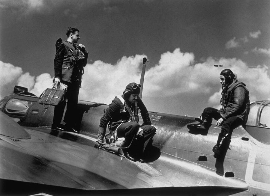 Bomber Crew Photograph by Fox Photos