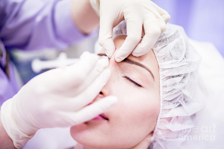 Botox Injection In Forehead Photograph by Science Photo Library