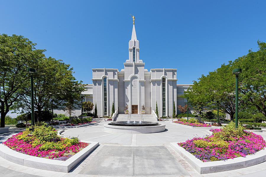 Bountiful Temple Photograph by Dave Koch
