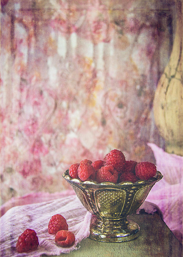 Bowl Of Red Raspberries Photograph by Cindi Ressler