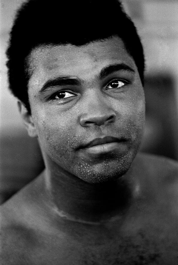 Black And White Photograph - Boxer Muhammad Ali. by John Shearer