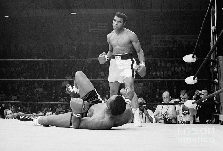 Knocked out former champ Sonny Liston Muhammad Ali UNSIGNED photograph K3255 