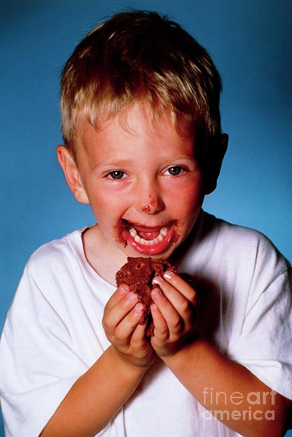 21,205 Boy Eating Cake Images, Stock Photos, 3D objects, & Vectors |  Shutterstock