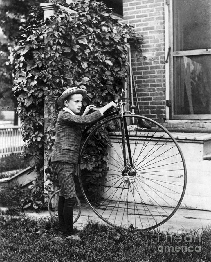 old large wheel bicycle