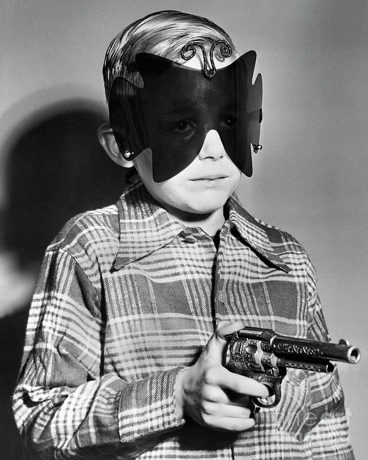 Boy Playing Masked Cowboy Photograph by Bettmann