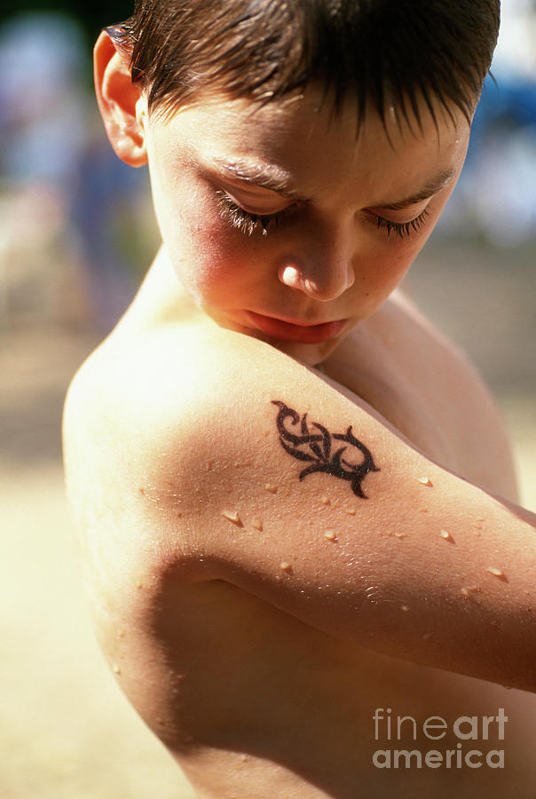 Boy With Henna Tattoo Photograph by Mark Clarke/science Photo Library