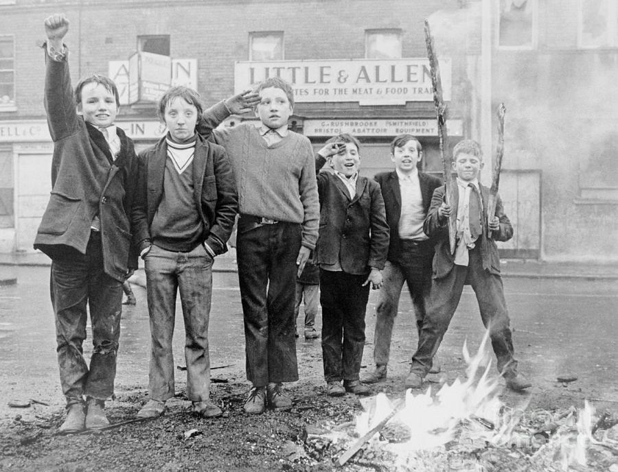 Boys Playing With Fire Photograph by Bettmann - Fine Art America