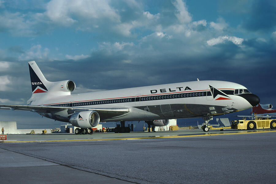 Charles Ryan's Flying Adventure: Blast from the past: Flying Delta Airline  Lockheed L1011 Tristar