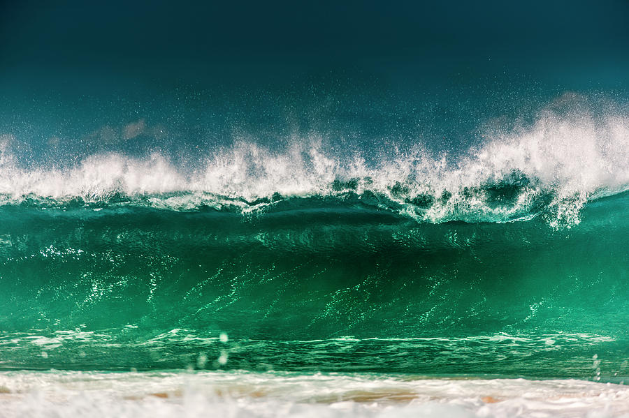 Breaking Wave At North Shore Photograph by Merten Snijders