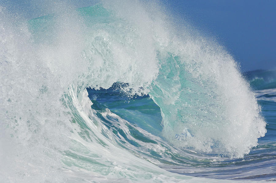 Breaking Wave, North Shore. Oahu, Hawaii Photograph by Martin Ruegner