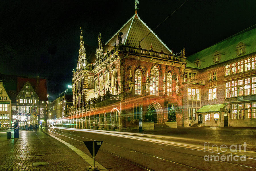 Bremen at night Photograph by Paul Quinn