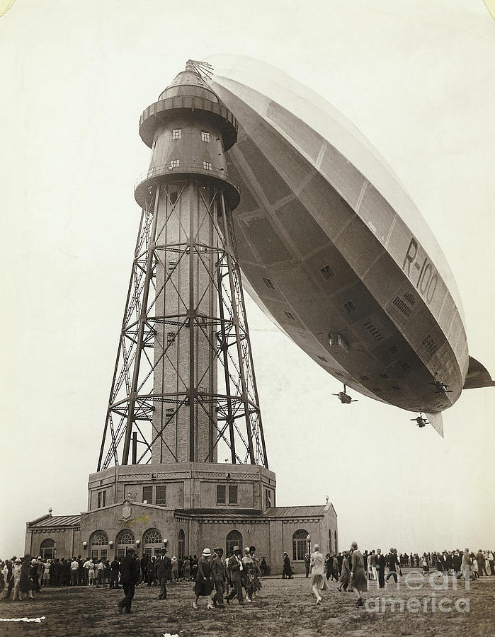 British Airship Moored At Montreal Photograph by Bettmann