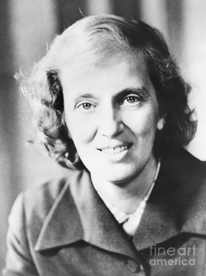 British Chemist Dorothy Crowfoot Hodgkin Photograph by Bettmann
