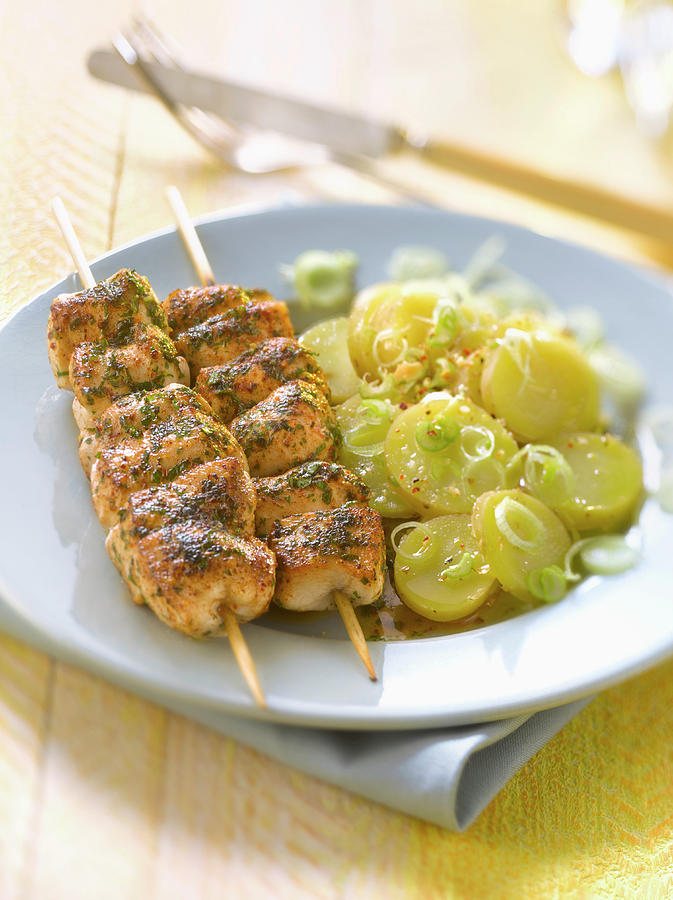 Brochette De Poulet Marine L Orientale Et Salade De Rattes Oriental Style Marinated Chicken