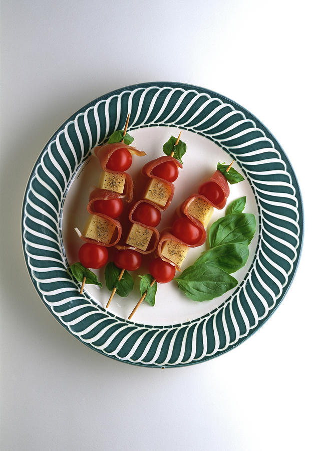 Brochettes De Cantal Bayonne Tomate Et Basilic Cantal Bayonne Ham Tomato And Basil