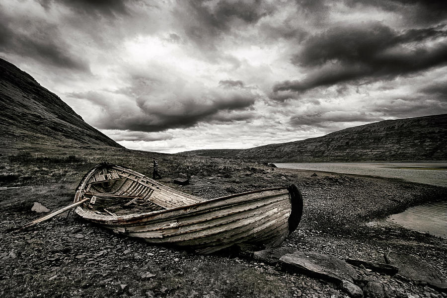 Broken Boat Photograph by Žorsteinn H. Ingibergsson Broken Boat Photograph by Žorsteinn H. Ingibergsson