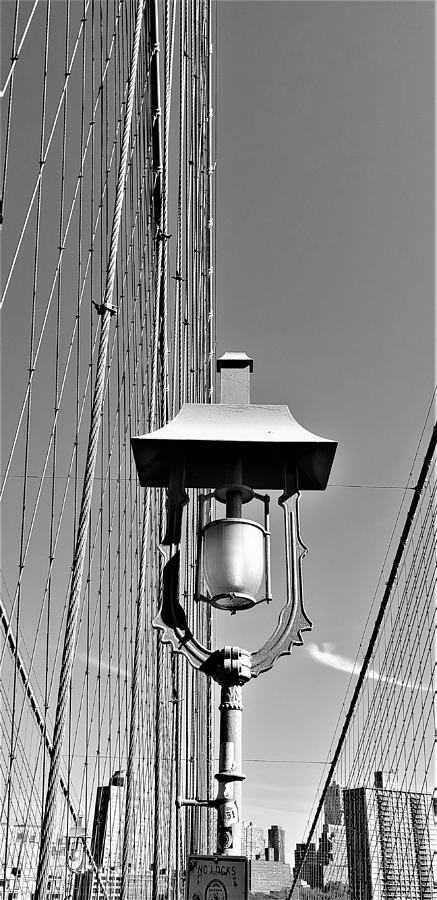 Brooklyn Bridge B W Lamp Photograph by Rob Hans