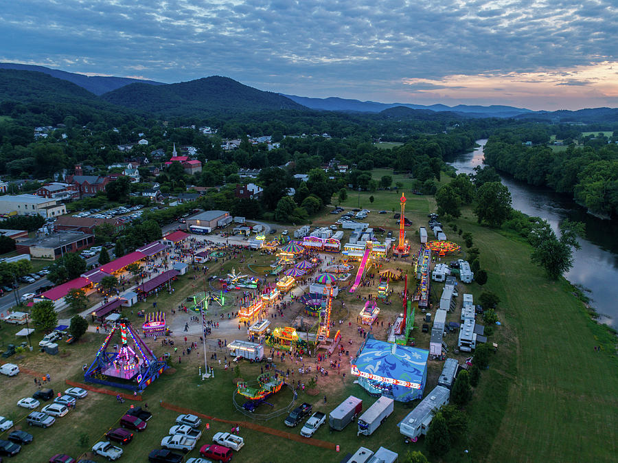 Buchanan Carnival 3 by Star City SkyCams Buchanan Carnival 3 by Star City SkyCams