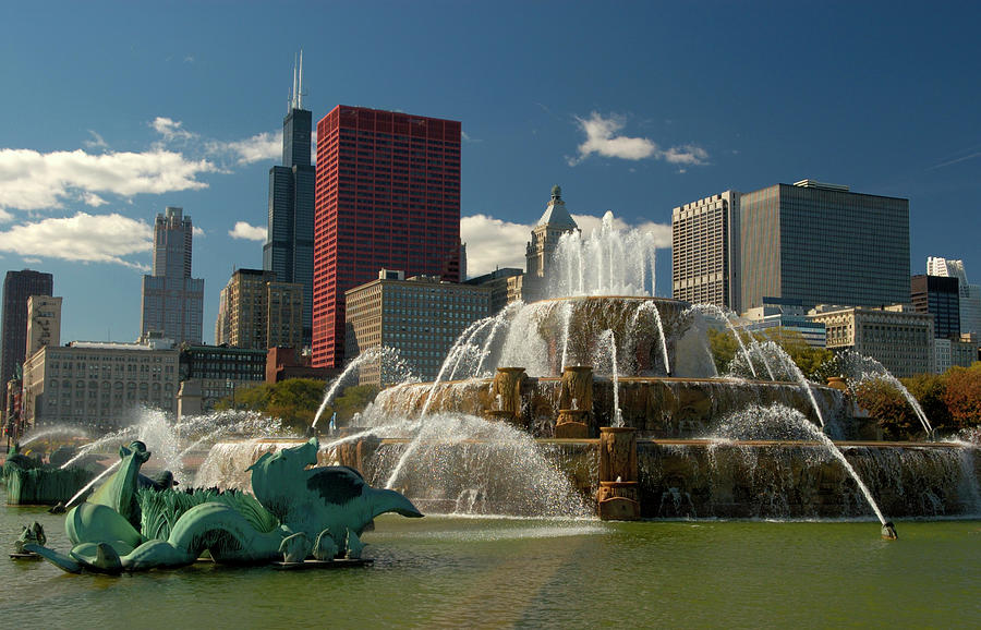 Buckingham Fountain And Downtown Photograph by Jvt