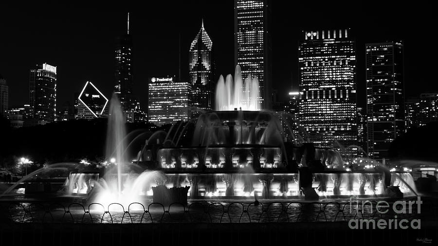 Buckingham Fountain Chicago Grayscale Photograph by Jennifer White