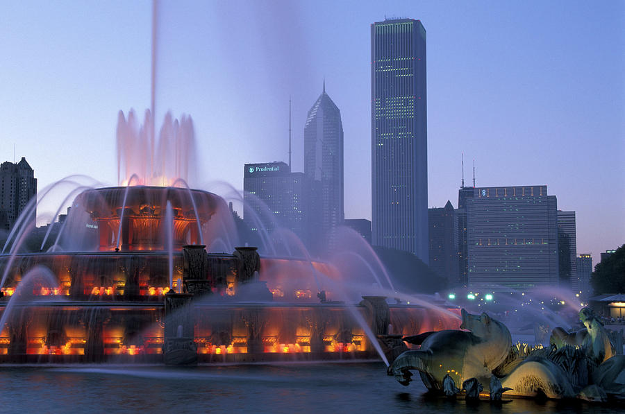 Buckingham Fountain, Chicago Digital Art by Heeb Photos