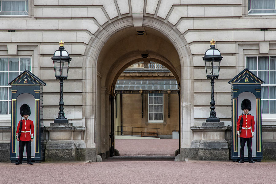 London Photograph - Buckingham Palace by John McGraw