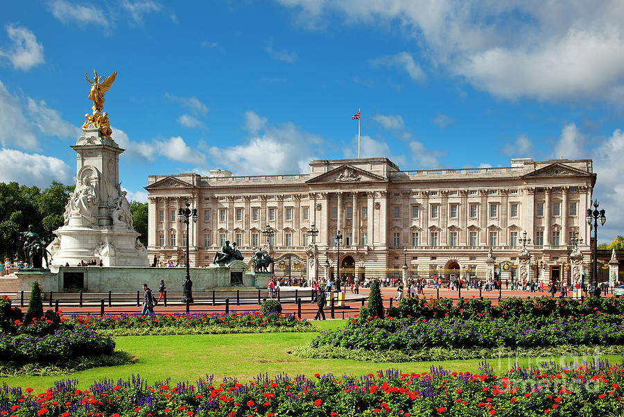 Buckingham Palace Photograph by Sylvain Sonnet