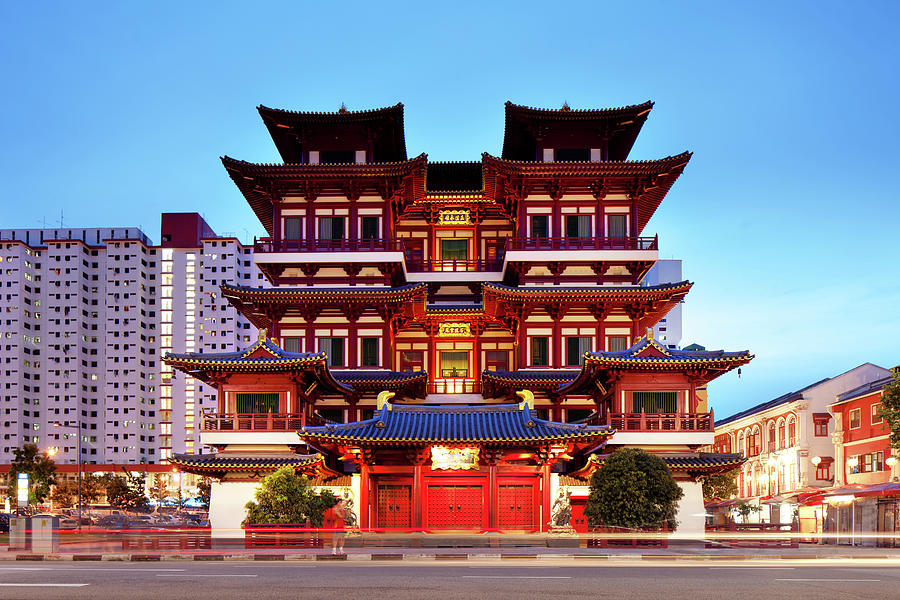 Buddha Tooth Relic Temple, Singapore Photograph by Tomml