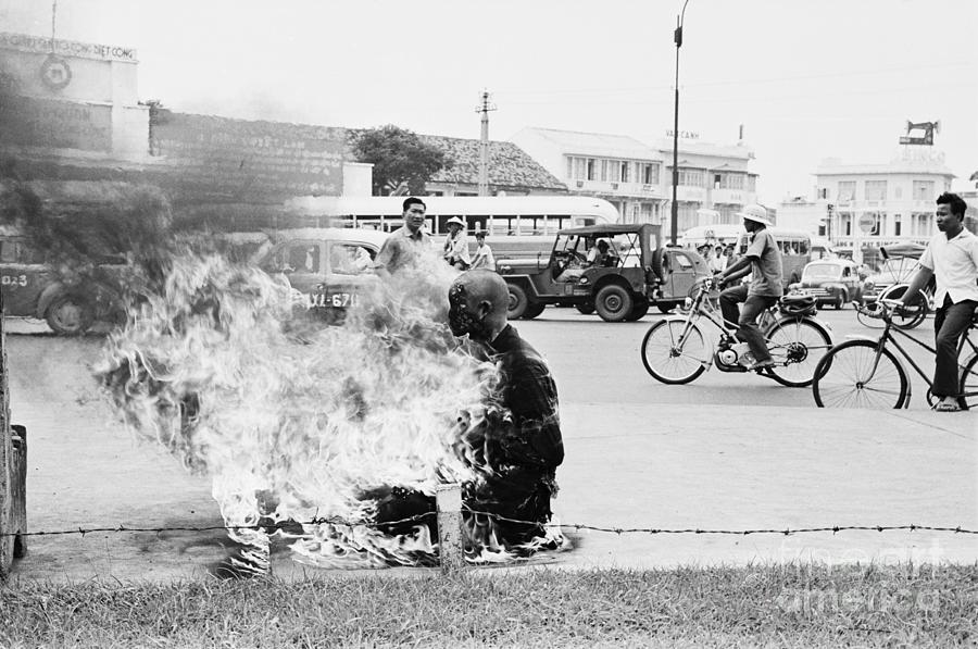 Buddhist Monk Committing Ritual Suicide Photograph by Bettmann