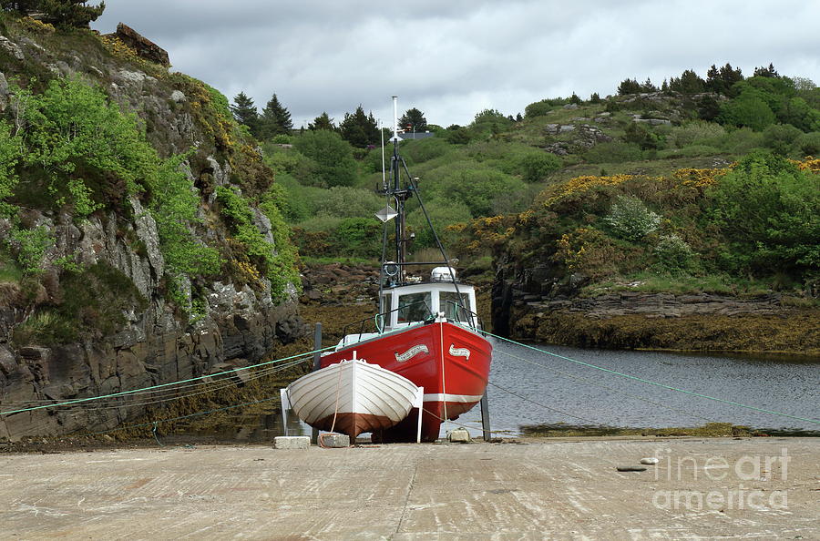 Bunbeg harbour by Peter Skelton Bunbeg harbour by Peter Skelton