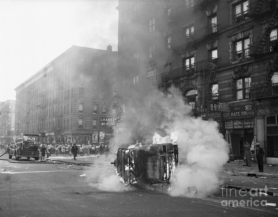 Burning Car In Harlem Photograph by Bettmann
