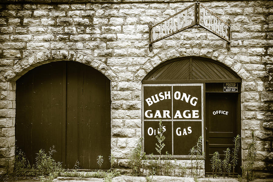 Bushong Garage Photograph by Steven Bateson