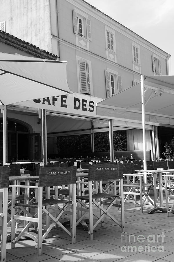 Cafe Des Arts Photograph