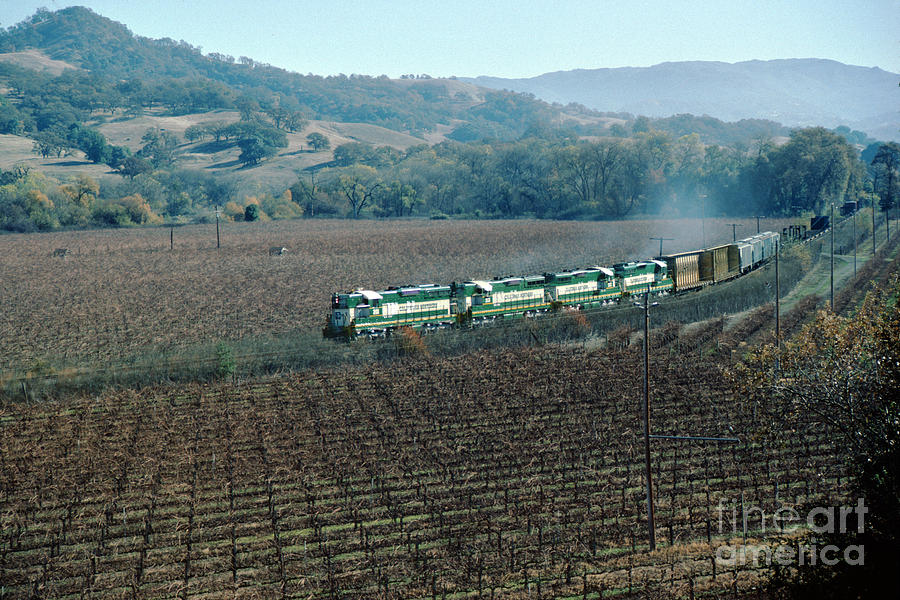 California Northern CFNR 201 EMD SD9 on route through Mendocino ...