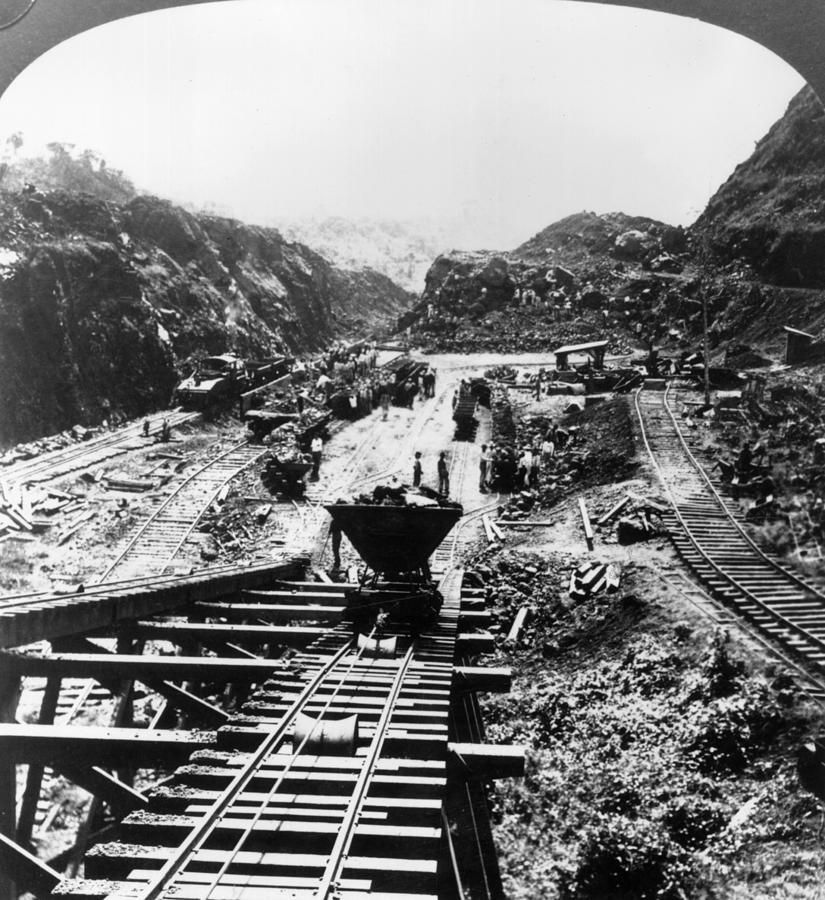 Canal Construction Photograph by Hulton Archive