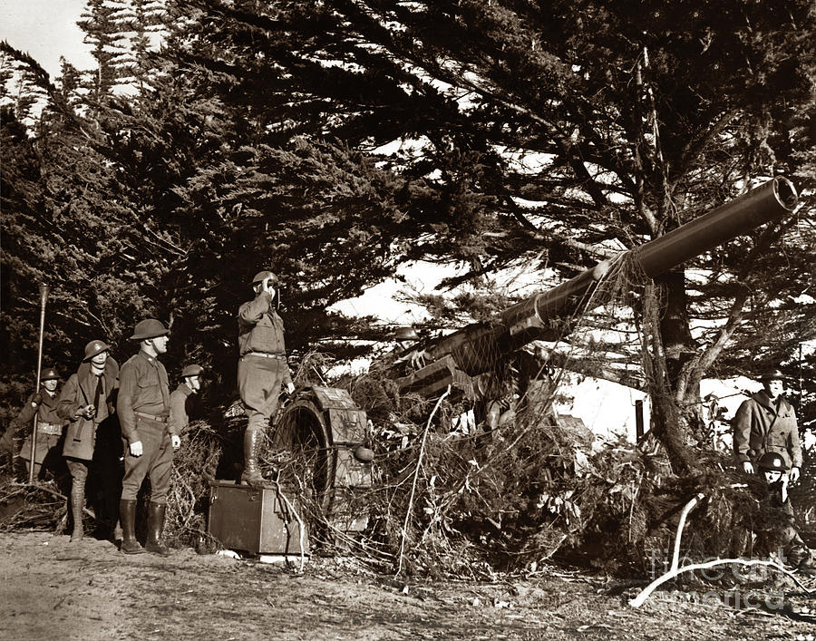 Grande Photograph - Canon de 155mm Grande Puissance Filloux Monterey, Calif. Jan. 1940 by Monterey County Historical Society