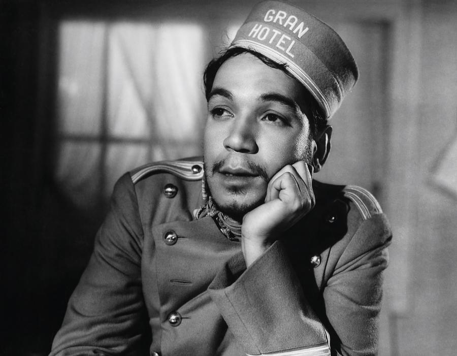 CANTINFLAS in GRAN HOTEL -1944-. Photograph by Album