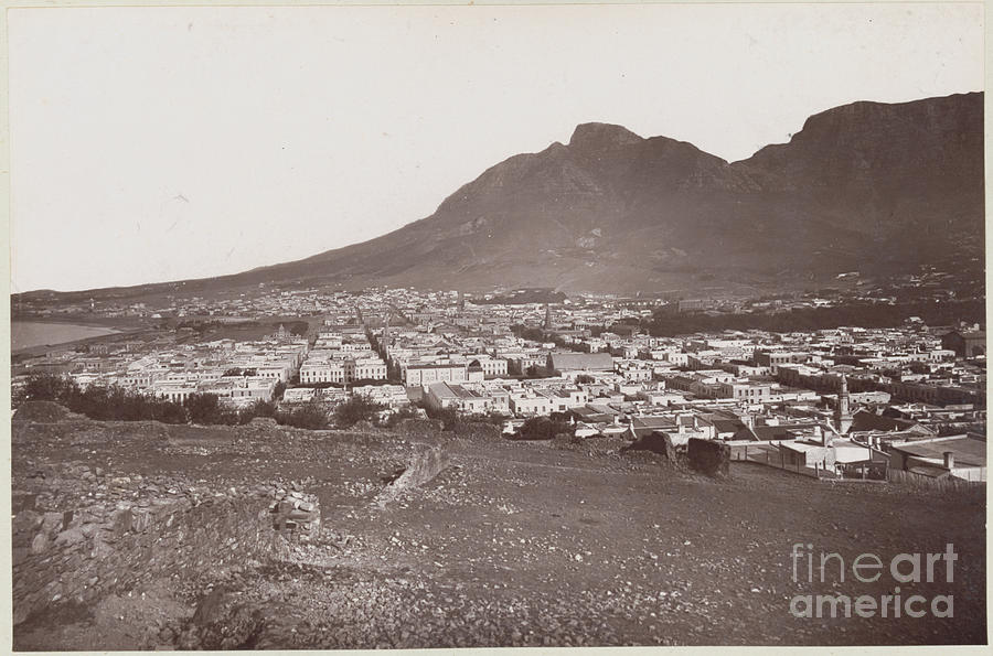 Cape Town With Mountainous Range Photograph by Bettmann