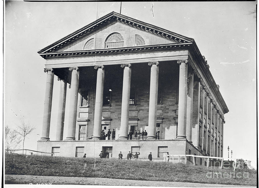 Capitol Building In Richmond Photograph by Bettmann