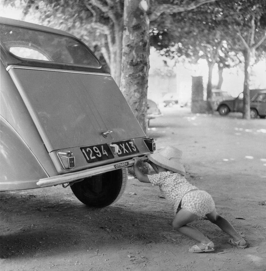 Car Break-down 1964 Photograph by Keystone-france