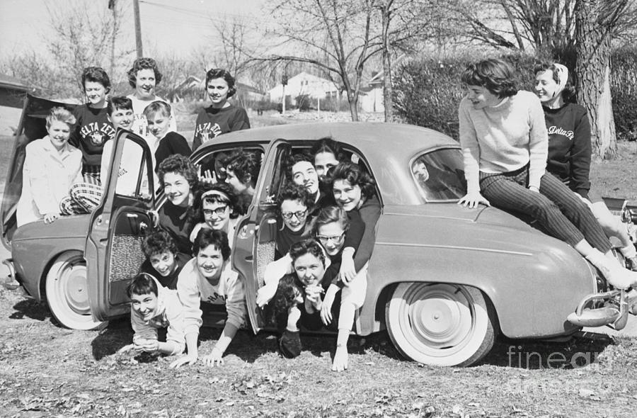 Car Packing Sorority Girls Photograph by Bettmann
