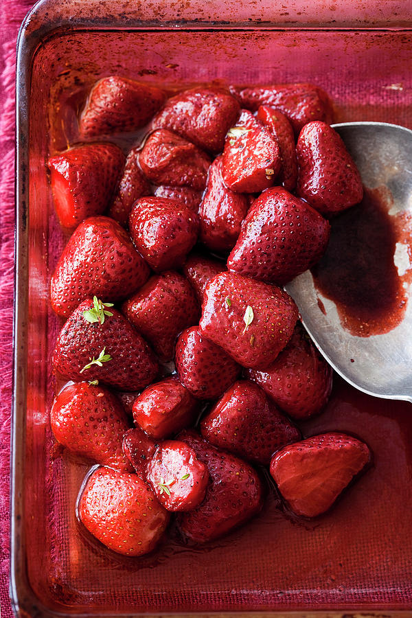 Caramelized Strawberries In A Baking Dish Photograph by Leo Gong