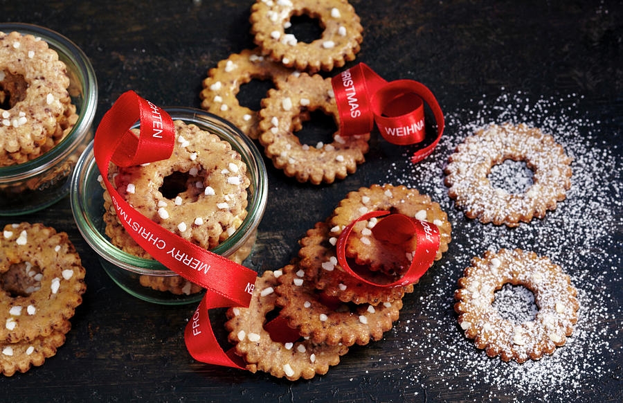 Carlsbad Rings For Christmas With A Red Bow And Nib Sugar Photograph by Teubner Foodfoto
