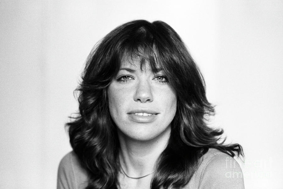 Carly Simon In Nyc Photograph by The Estate Of David Gahr