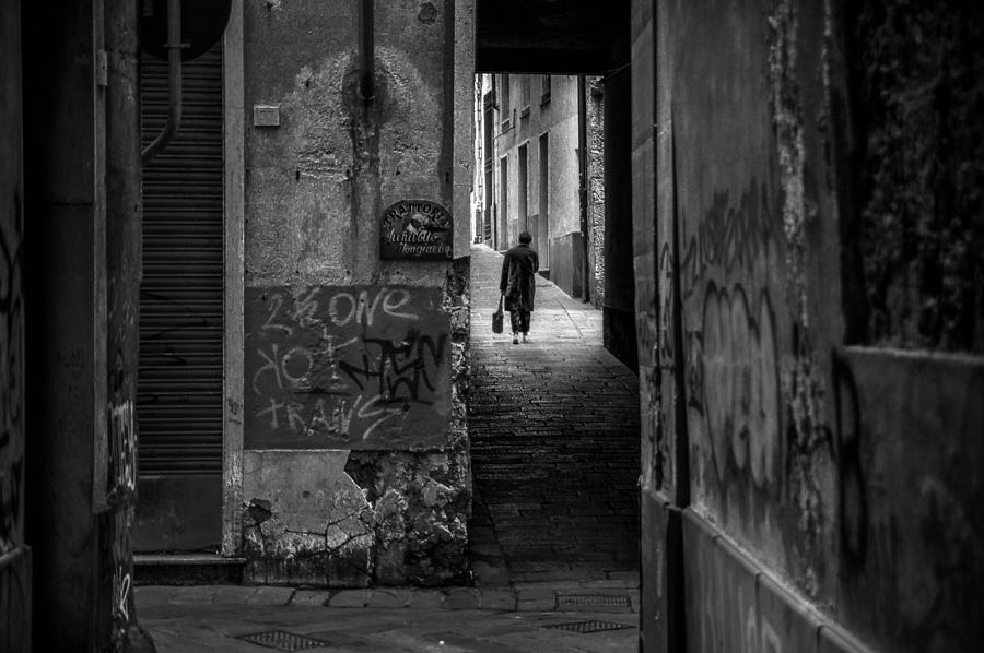 Caruggi Of Genoa Photograph by Alessandro Traverso