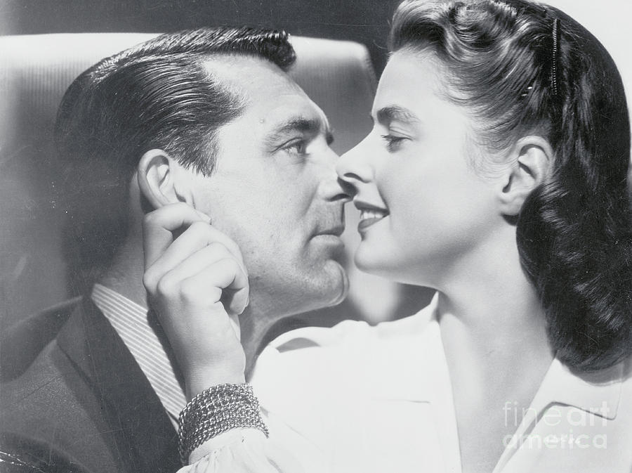 Cary Grant And Ingrid Bergman Photograph by Bettmann