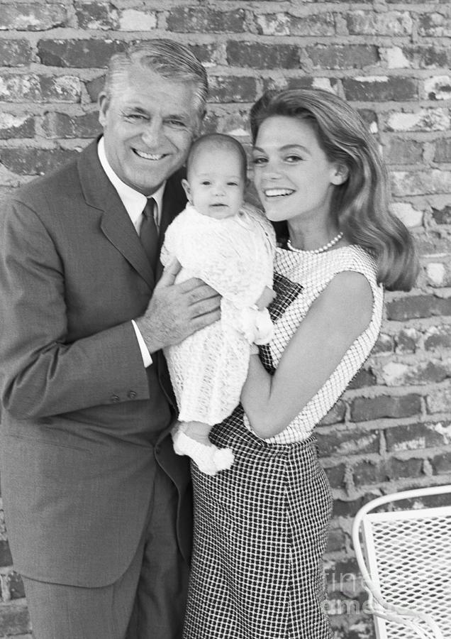 Cary Grant, Dyan Cannon, And Daughter Photograph by Bettmann