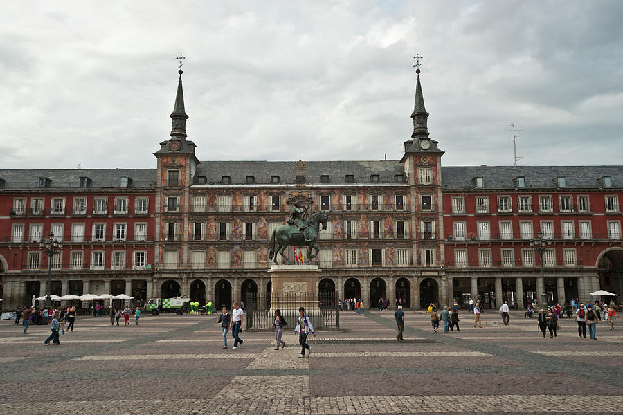 Casa de la Panaderia, Plaza Mayor, Madrid, Spain Photograph by Ross ...