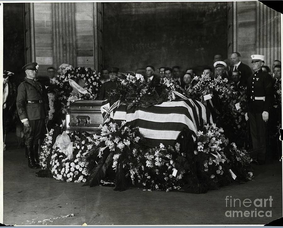 Casket Of Warren Harding With Us Flag Photograph by Bettmann