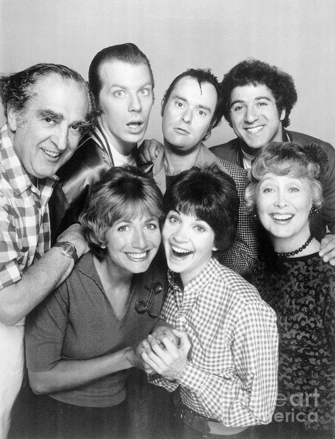 Cast Of Laverne & Shirley Photograph by Bettmann